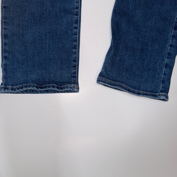 Lucky Brand Classic Blue Jeans - Picture 8 of 10